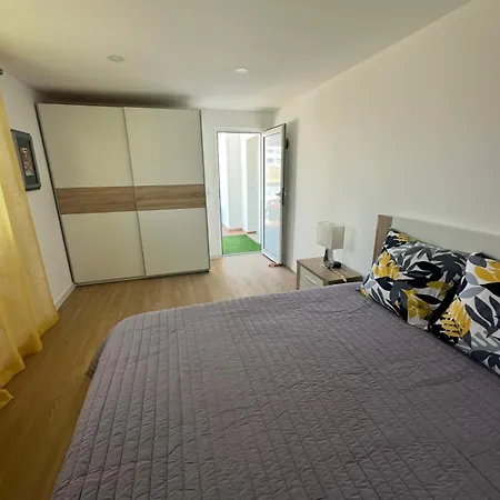 Duplex A La * Armacao de Pera